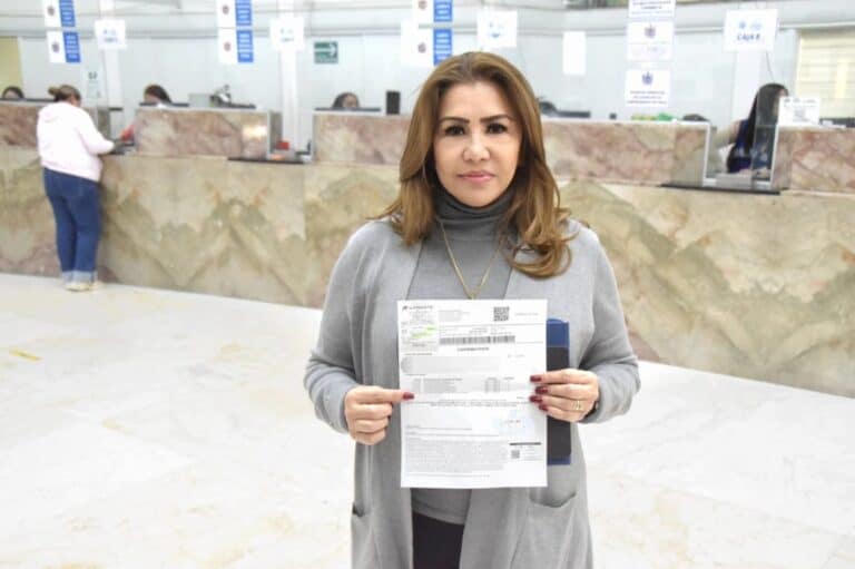 Síndica cumple con predial