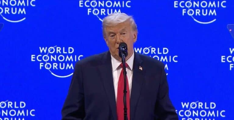 Trump busca comprar Groenlandia