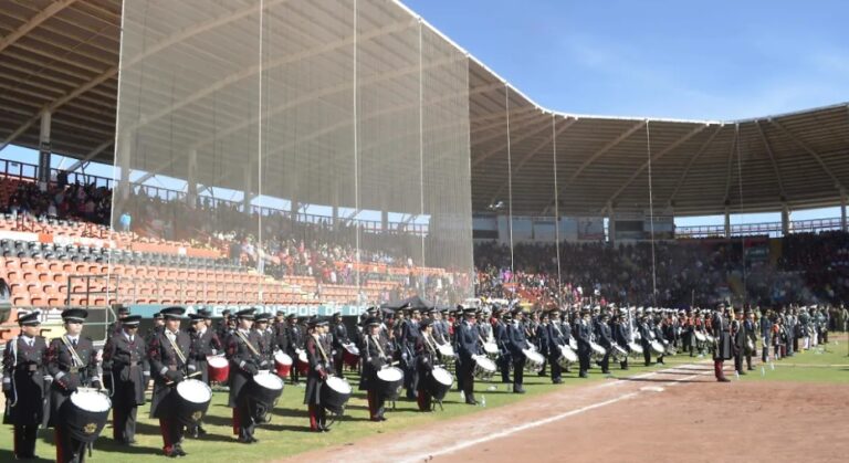Realizan honores a la bandera en estadio de Beisbol