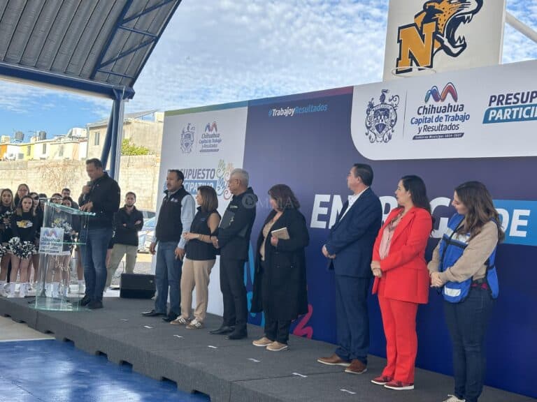 Bonilla entrega domo escolar