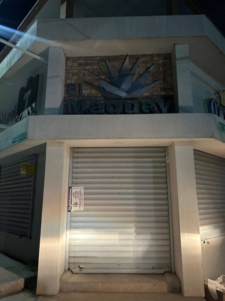 Clausuran bares y restaurantes