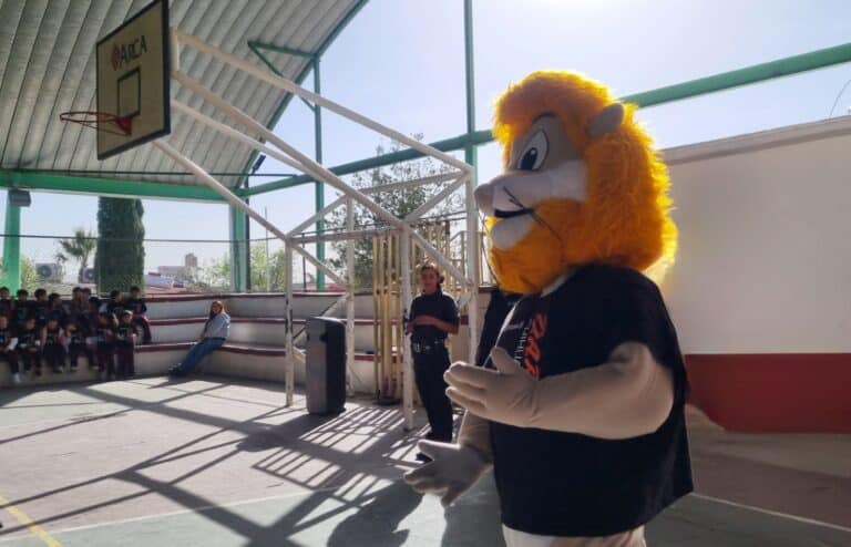 DARE celebra 20 años de prevención