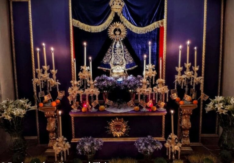 Altar de Dolores preserva devoción mexicana