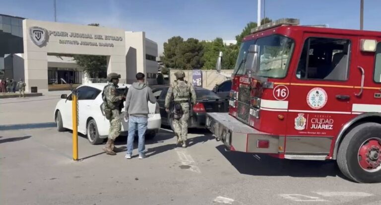 Amenaza de explosivos desata evacuaciones en Juárez