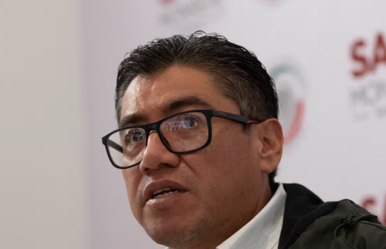 Monreal pide excepción al candado antinepotismo