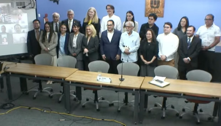 Académicos alertan deriva hacia autocracia electoral