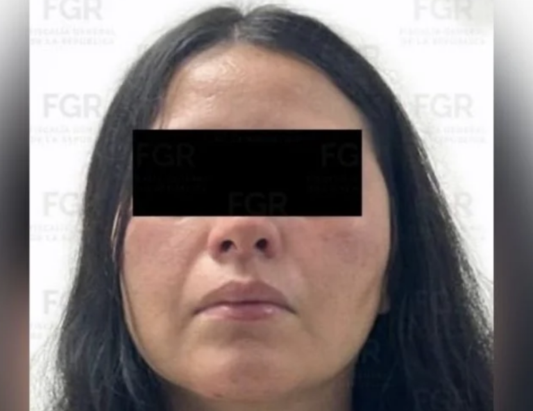 Detienen a mujer con miles de pastillas