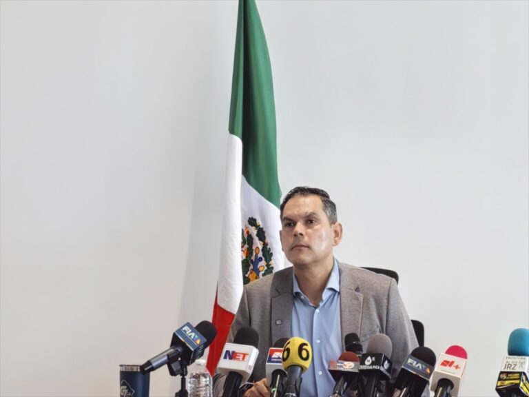 Loya se deslinda de espectaculares proselitistas