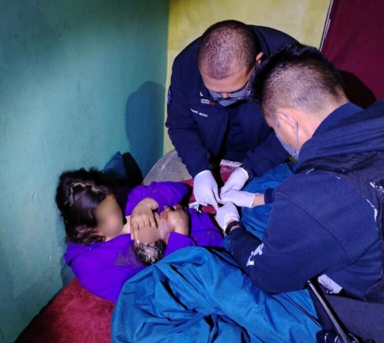 Policías ayudan en parto de emergencia