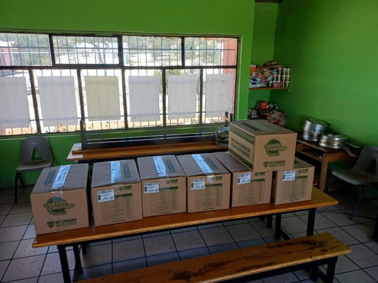 SPyCI entrega apoyos alimentarios en Balleza