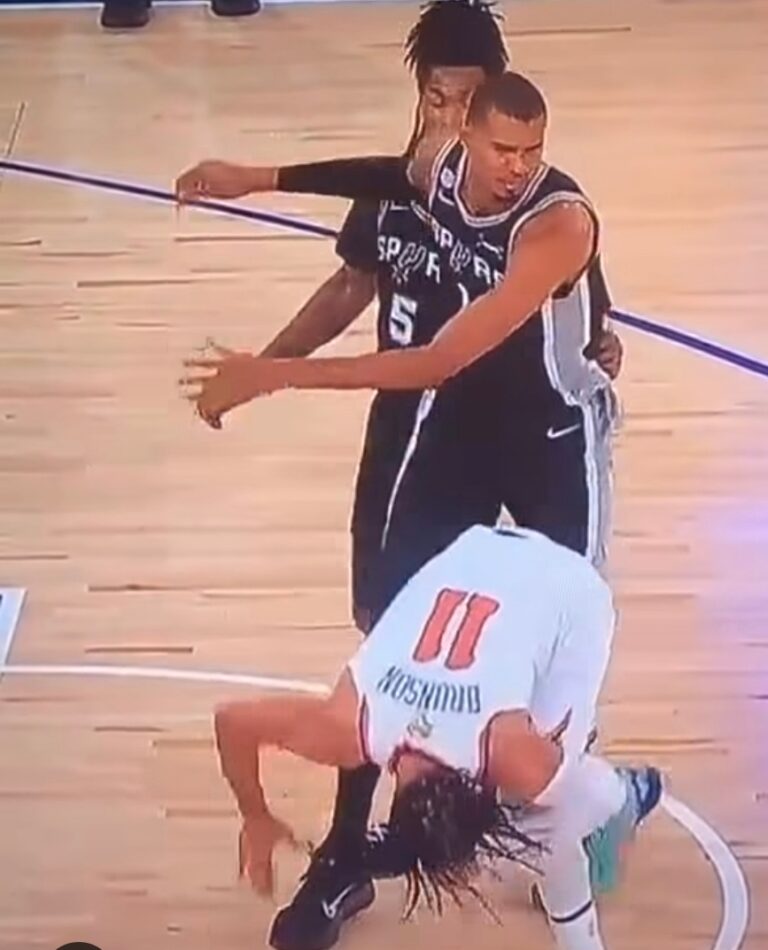 Wembayama arrasa a Knicks