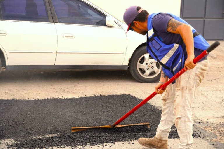 Atienden más de mil baches esta semana