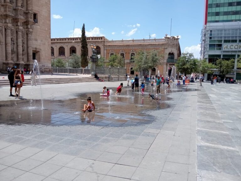 Continúa calor extremo en la ciudad