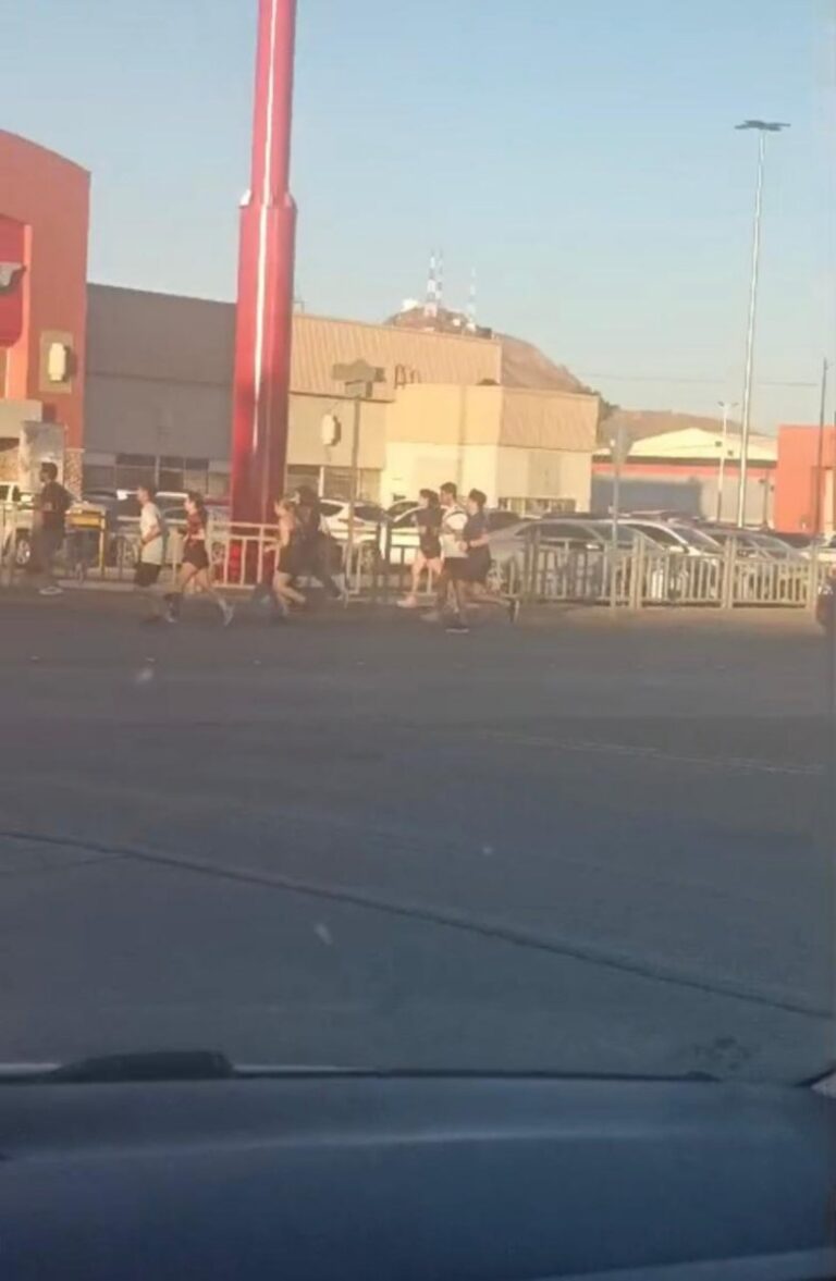 Corredores generan riesgo vial en glorieta