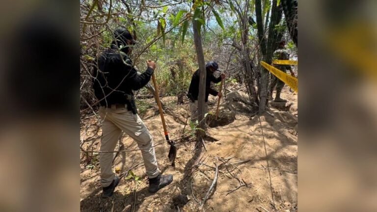 Hallan fosas clandestinas en Baja California
