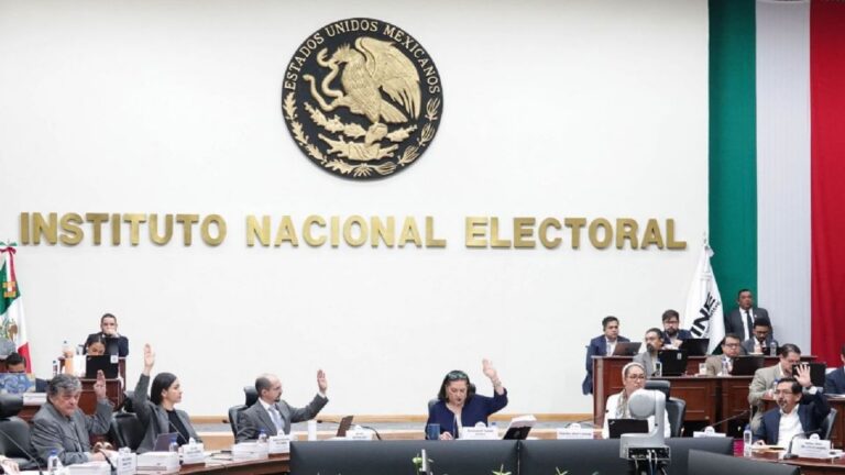 Salida histórica de trabajadores del INE