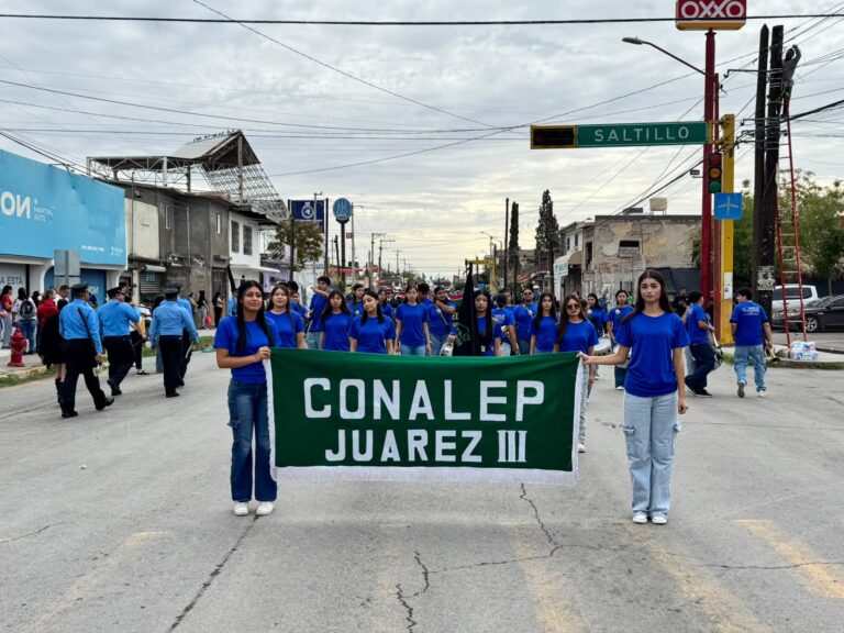 Conalep participa en desfile de Independencia