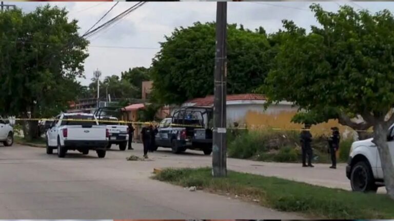 Operativo en Coatzacoalcos tras hallazgo de restos humanos en taxi