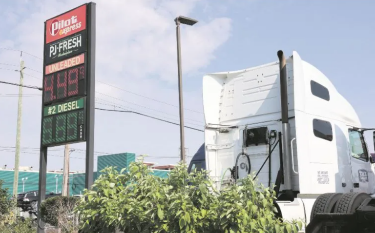Gasolineras suspenden venta de diésel en Jalisco
