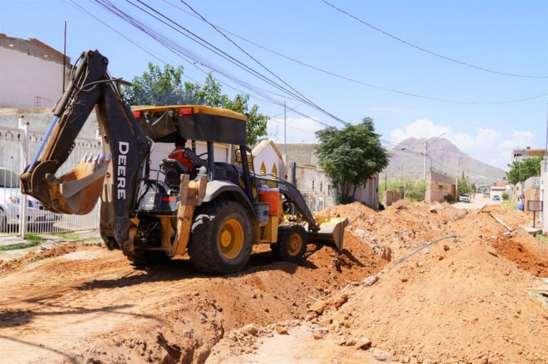 Inician pavimentación en Valle Dorado