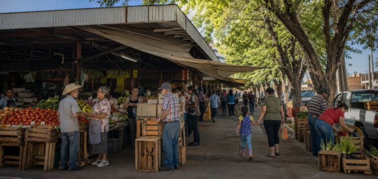 Mercados fortalecen la vida comunitaria